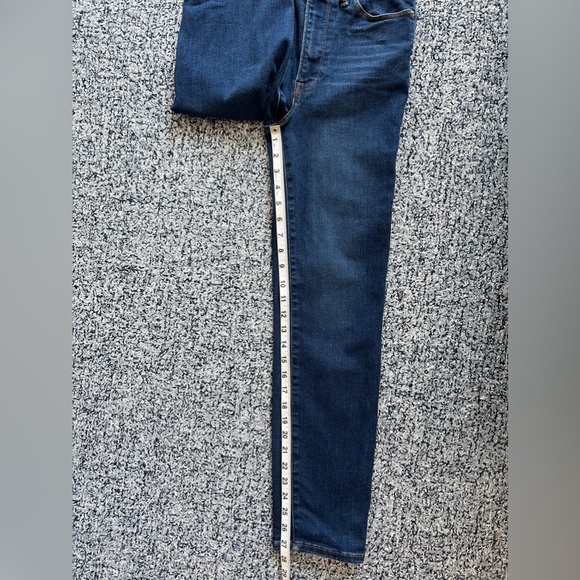 Good American đź’«EUCđź’« Good Classic Always Fits Ankle Straight Jeans - A / 00 - 4 - Picture 9 of 13
